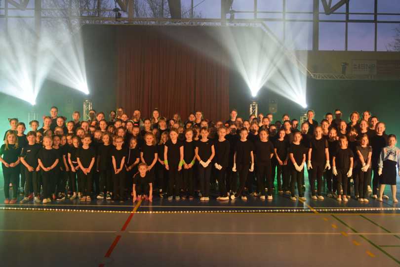 Bei der zweiten Tanzgala der Sparte TeutoFit Dance unter dem Motto „Manege frei“ zeigten insgesamt 99 Tänzerinnen aus sieben Tanzgruppen, was sie in den vergangenen Monaten einstudiert haben.